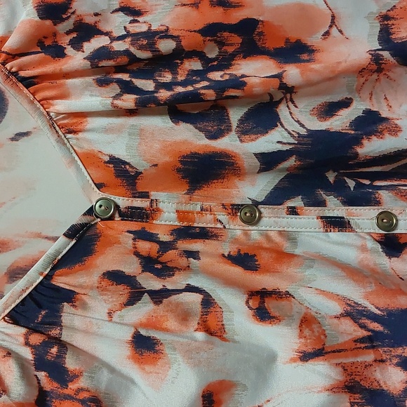 Agaci women's v-neck button down 3/4 button sleeve with slight ruching in center - Picture 2 of 5